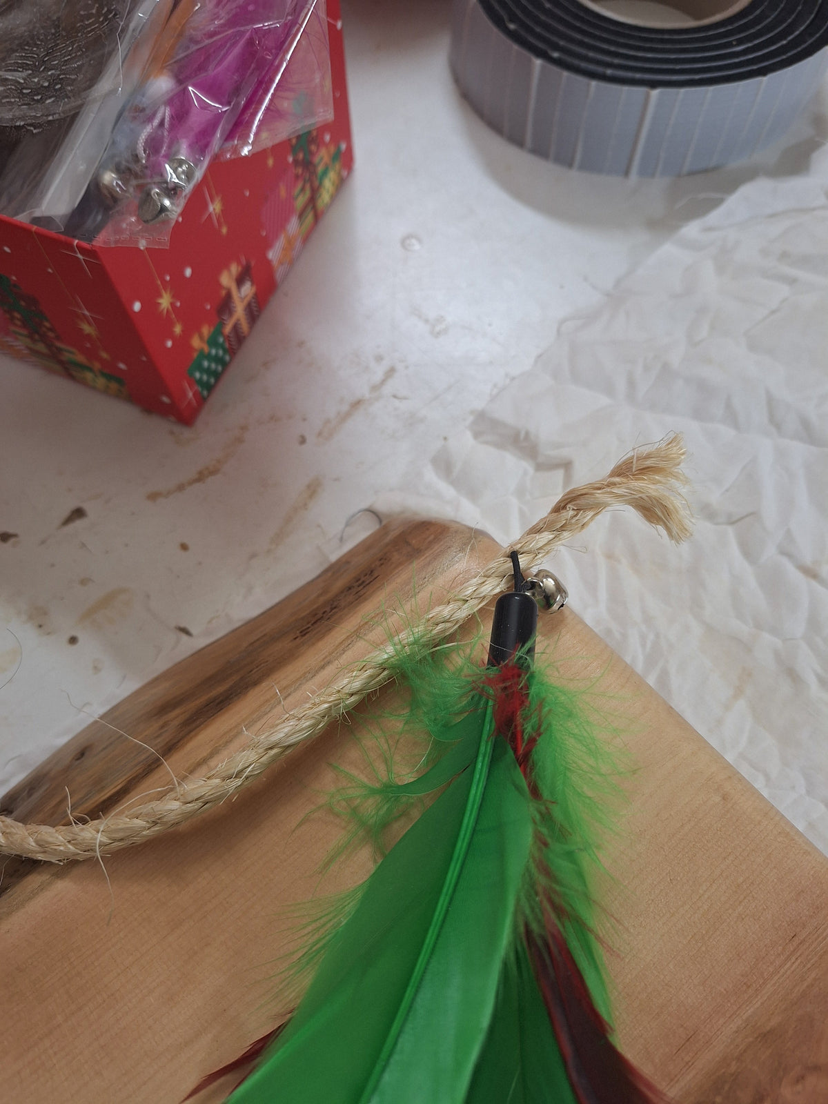 Lavorazione artigianale della corda di sisal intrecciata
